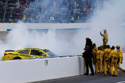 Ganador de la carrera Matt Kenseth, Joe Gibbs Racing Toyota