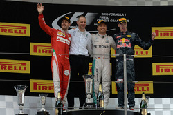 Podium: winnaar Nico Rosberg, Mercedes AMG F1 Team, tweede Sebastian Vettel, Ferrari, derde Daniil K