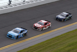 Jamie McMurray, Chip Ganassi Racing, Chevrolet; Kyle Larson, Chip Ganassi Racing, Chevrolet; Ricky S
