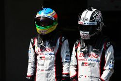 Mike Conway avec Kamui Kobayashi, Toyota Gazoo Racing