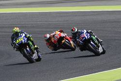 Valentino Rossi, Yamaha Factory Racing overtaking Jorge Lorenzo, Yamaha Factory Racing
