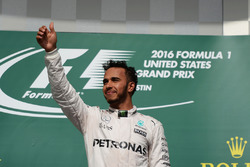 Race winner Lewis Hamilton, Mercedes AMG F1 celebrates on the podium