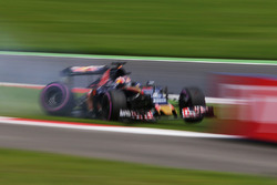Daniil Kvyat, Scuderia Toro Rosso in trouble