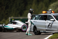 Nico Rosberg, Mercedes AMG F1 W07 Hybrid dopo l'incidente nella terza sessione di prove libere