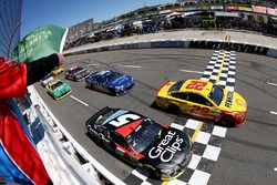 Start: Joey Logano, Team Penske Ford leads