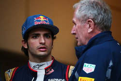 James Key, Scuderia Toro Rosso Technical Director, Carlos Sainz Jr., Scuderia Toro Rosso and Dr Helm
