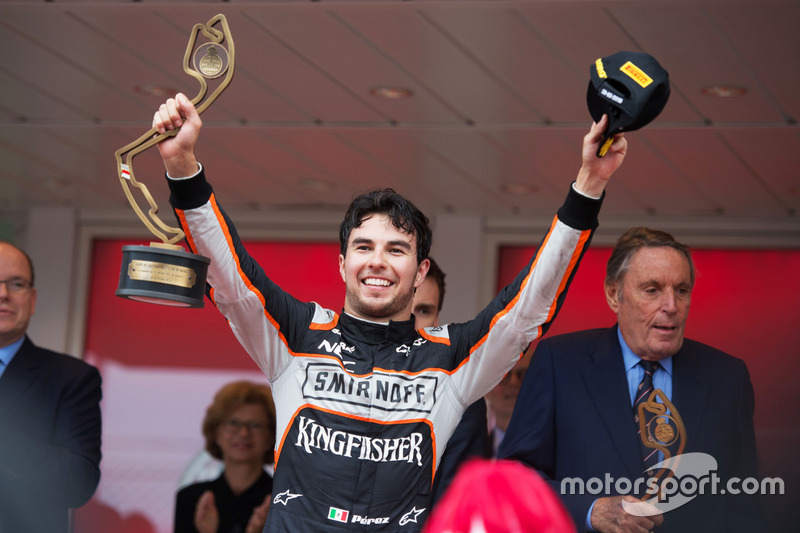 Sergio Perez, Sahara Force India F1, celebra su tercera posición.