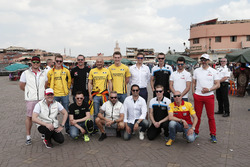 Atmosphere: Groupshoot with all drivers