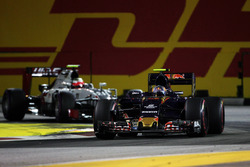 Carlos Sainz Jr., Scuderia Toro Rosso STR11