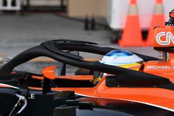 Fernando Alonso, McLaren MCL32, aero sensors and halo