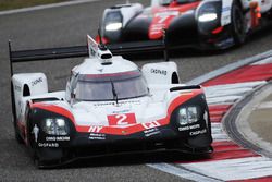 #2 Porsche Team Porsche 919 Hybrid: Timo Bernhard, Earl Bamber, Brendon Hartley