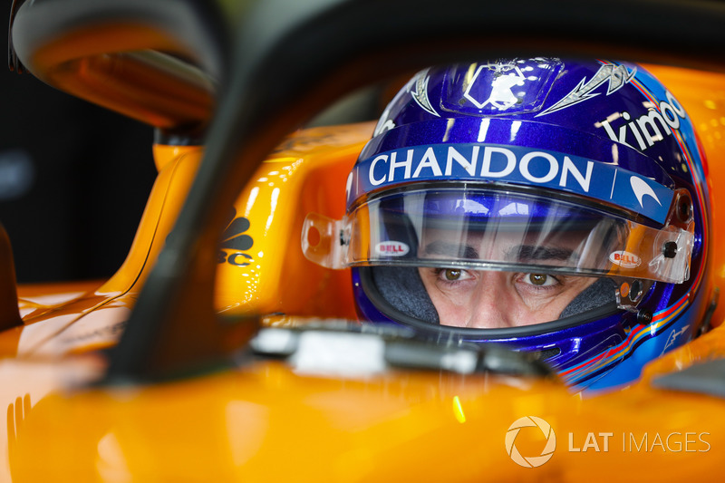 Fernando Alonso, McLaren, en su cabina