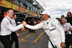 Pole sitter Lewis Hamilton, Mercedes-AMG F1 celebrates in parc ferme with James Allison, Mercedes AM
