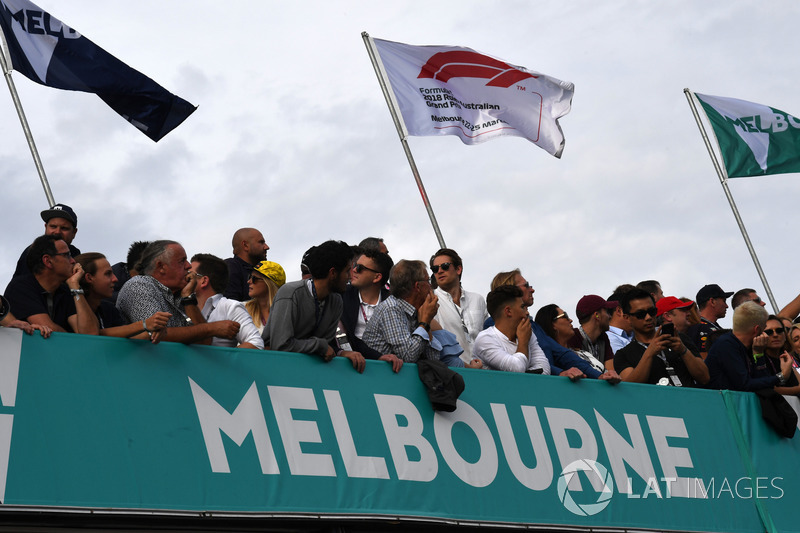 Fans menanti sesi kualifikasi GP Australia