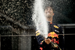 Ganador de la carrera Daniel Ricciardo, Red Bull Racing