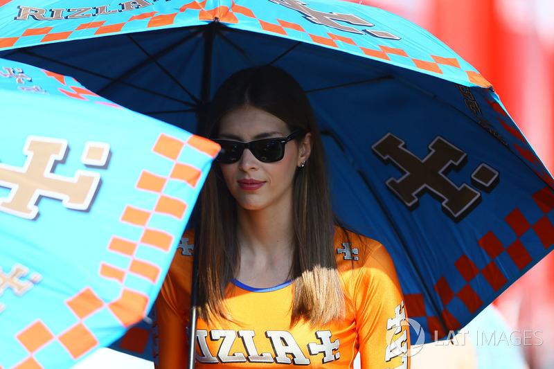 Chica de la parrilla