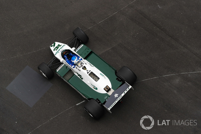 Keke Rosberg kembali mengemudikan Williams FW08 Cosworth