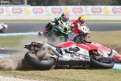 Sturz: Eugene Laverty, Milwaukee Aprilia