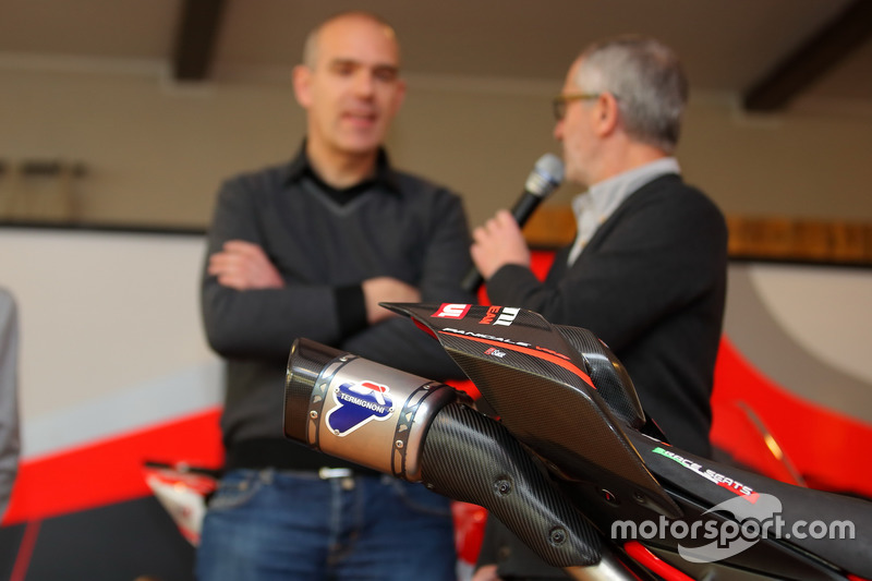 Ambiente en la presentación del Barni Racing Team