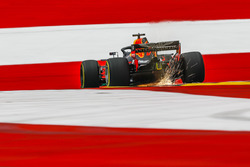 Daniel Ricciardo, Red Bull Racing RB14 sparks