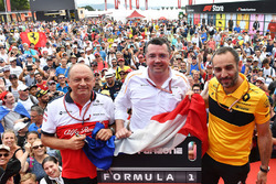 Frederic Vasseur, Sauber, Team Principal, Eric Boullier, McLaren Racing Director and Cyril Abiteboul, Renault Sport F1 Managing Director
