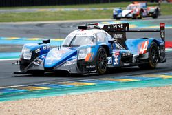 #36 Signatech Alpine Matmut Alpine A470: Nicolas Lapierre, Andre Negrao, Pierre Thiriet