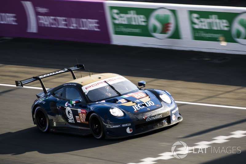 #80 Ebimotors Porsche 911 RSR: Fabio Babini, Christina Nielsen, Erik Maris