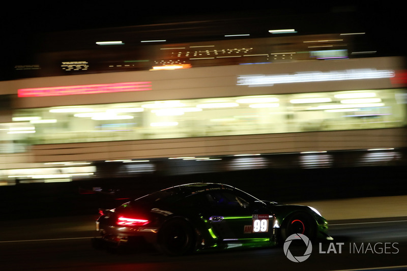 #99 Dempsey Proton Competition Porsche 911 RSR: Patrick Long, Tim Pappas, Spencer Pumpelly