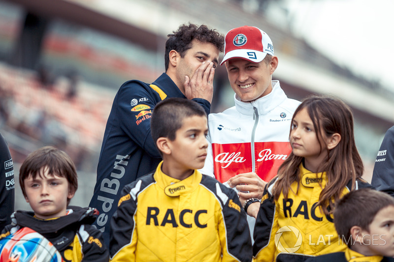 Daniel Ricciardo, Red Bull Racing and Marcus Ericsson, Sauber with the RACC Cadet Karters