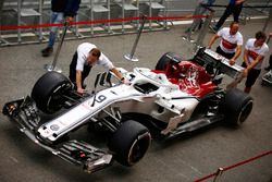 Sauber team met de C37 van Marcus Ericsson