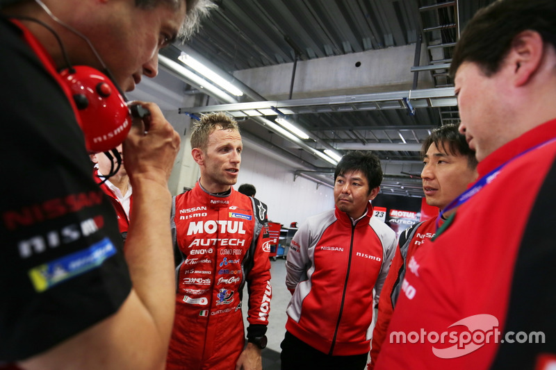 Tim #23 MOTUL AUTECH GT-R