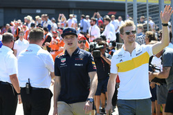 Max Verstappen, Red Bull Racing and Nico Hulkenberg, Renault Sport F1 Team on the drivers parade