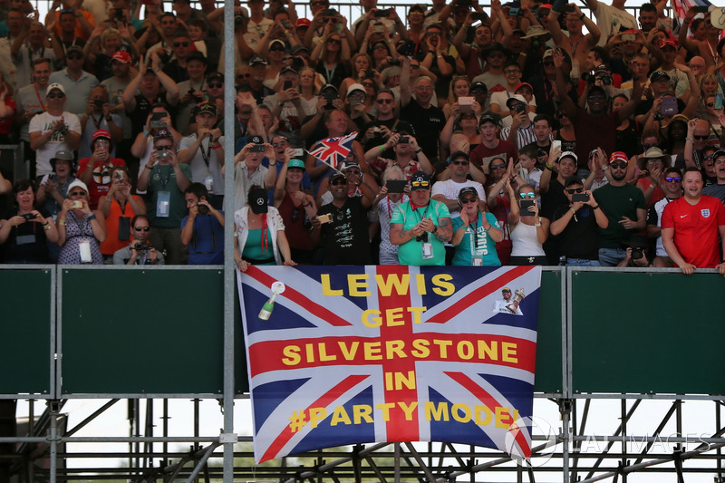 Les fans de Lewis Hamilton