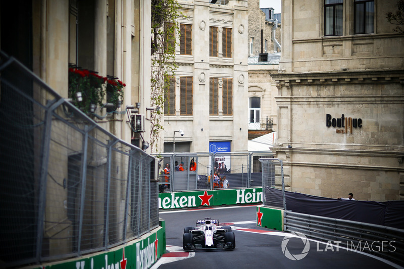 <img src="https://cdn-1.motorsport.com/static/custom/car-thumbs/F1_2018/TESTS/williams.png" alt="" width="250" /> Williams