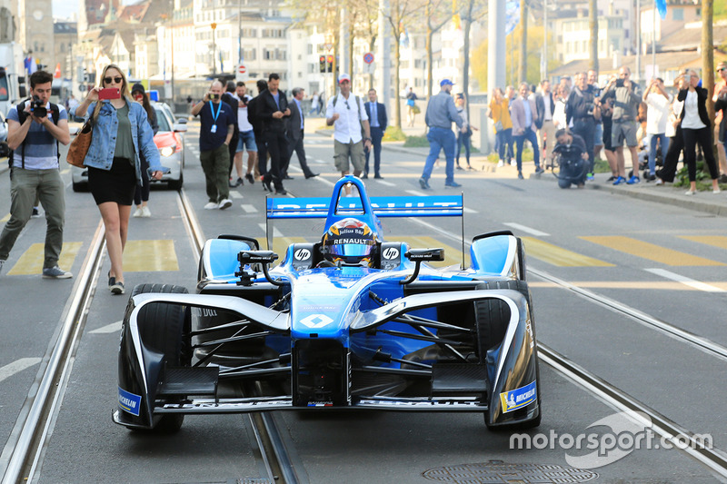 Sébastien Buemi in den Strassen von Zürich