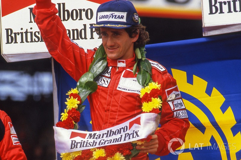 Podio: il vincitore della gara Alain Prost, McLaren