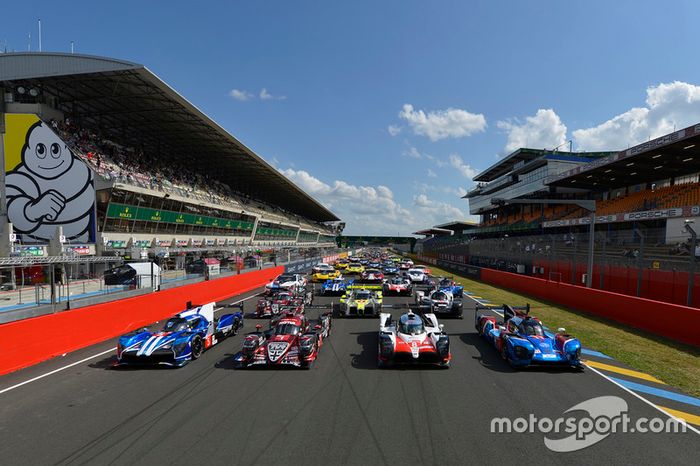 Foto oficial de grupo de coches