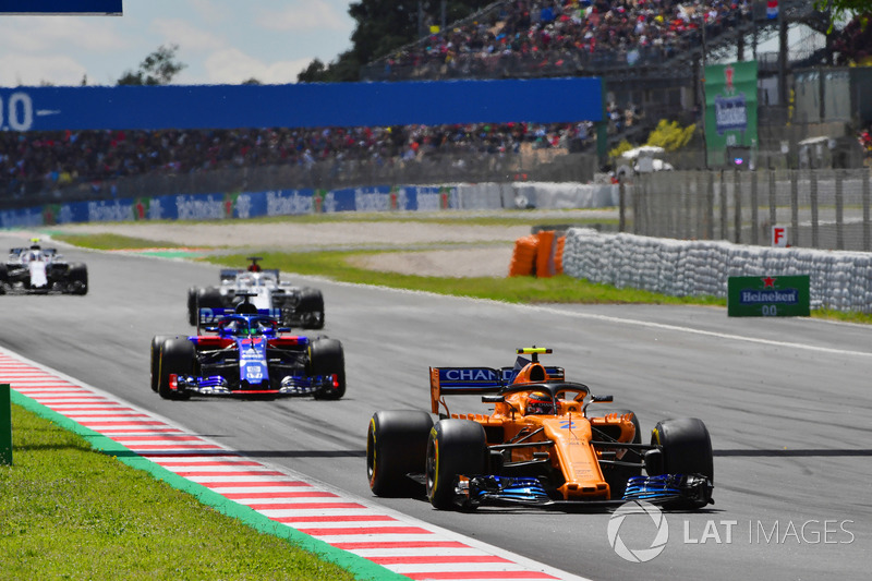 Stoffel Vandoorne, McLaren MCL33 alla partenza della gara