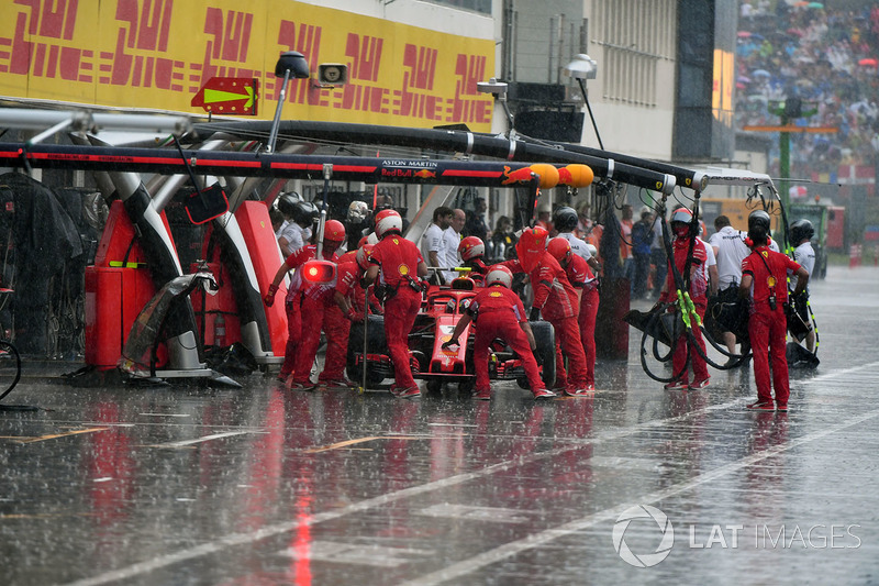 Kimi Raikkonen, Ferrari SF71H pit stop