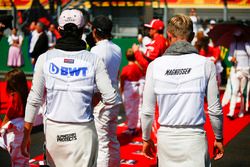 Sergio Perez, Force India, and Kevin Magnussen, Haas F1 Team, on the grid