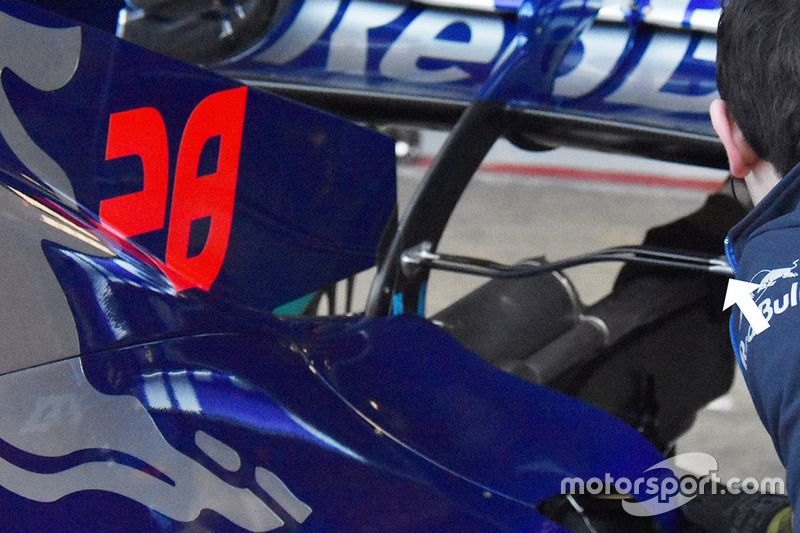 Детали задней части Toro Rosso STR13
