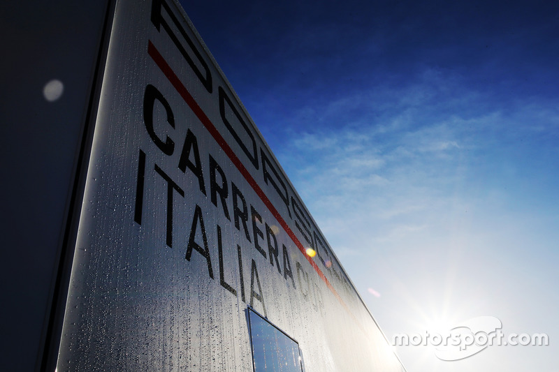 Logo Porsche Carrera Cup Italia, atmosfera