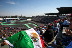 Fans in the grandstand observe Kevin Magnussen, Haas F1 Team VF-17