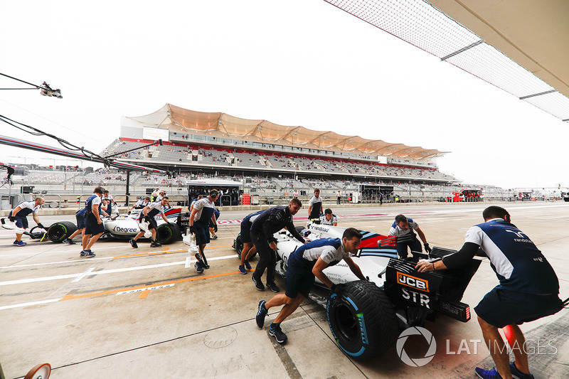 Felipe Massa, Williams FW40, Lance Stroll, Williams FW40, didorong ke garasi