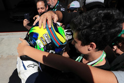 Felipe Massa, Williams FW40 fête son dernier GP du Brésil dans le Parc Fermé avec sa femme Rafaela Bassi, et son fils Felipinho Massa