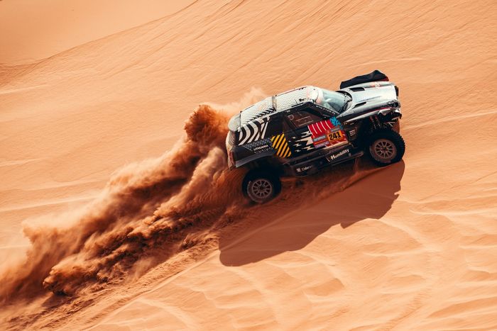 #241 X-Raid Mini JCW Team Mini: Vladas Jurkevicius, Aisvydas Paliukenas