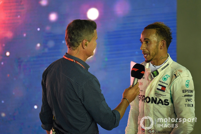 "Quando Vettel bateu na parede no outro dia, danificou o carro e perdeu tempo na pista, e lucramos com isso. Tenho muito orgulho em não me colocar nessas posições”.