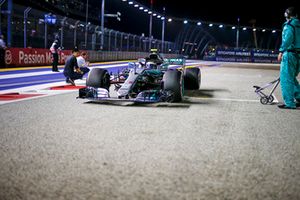 Valtteri Bottas, Mercedes-AMG F1 W09 on the grid