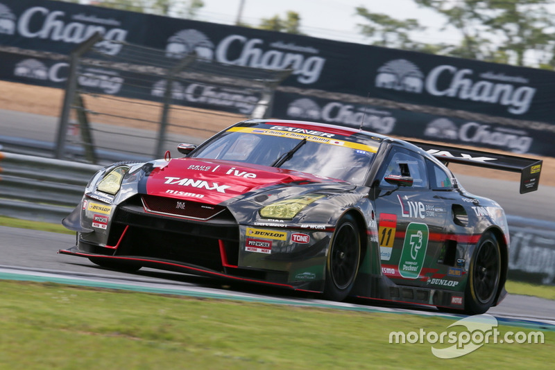 #11 GAINER TANAX GT-R
