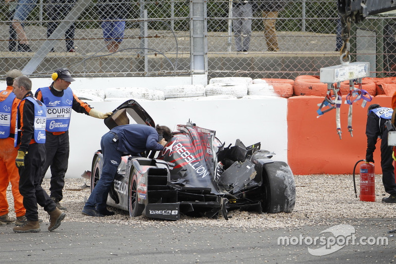 La voiture #1 Rebellion Racing Rebellion R-13: Andre Lotterer, Neel Jani, Bruno Senna après son crash